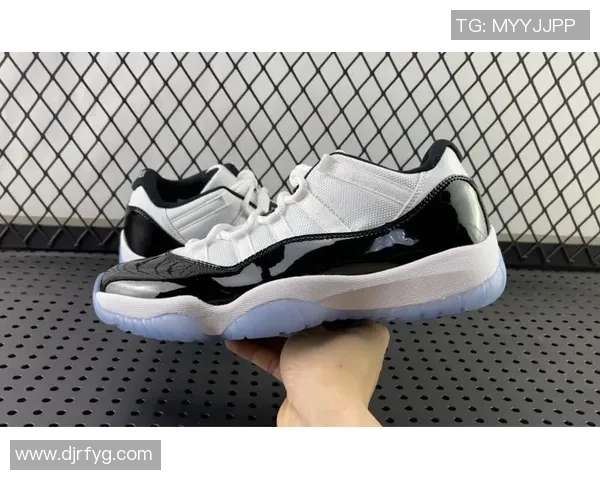 aj11低帮篮球鞋全新设计舒适体验助你征战球场提升运动表现